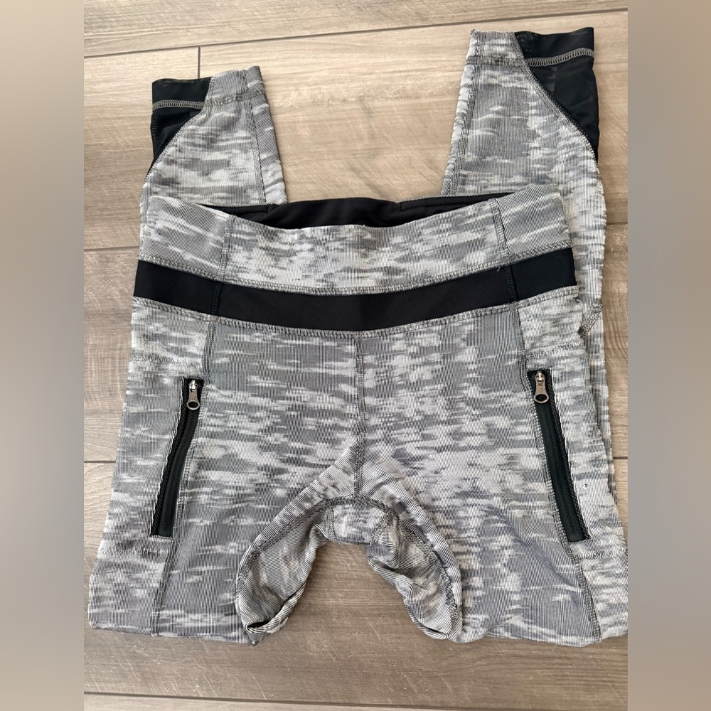 lululemon athletica Gray and Black Leggings size 6